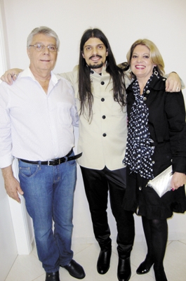 Antônio Roberto Gosuen - Neusa e o filho (médico pediatra em Uberlândia) Beto